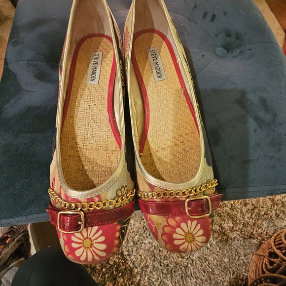 Adorable Steve Madden flats. - Picture 4 of 4